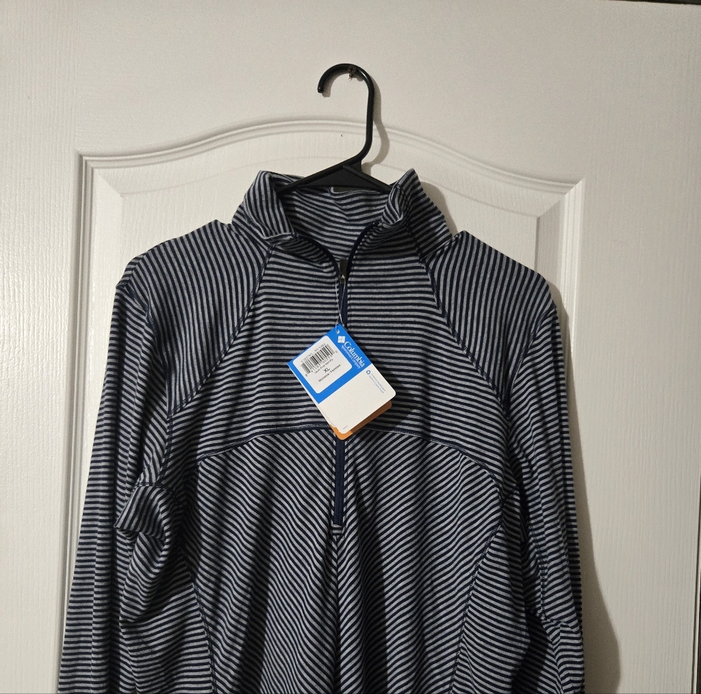 Columbia  Women’s Large Pullover Performance Top Half Zip Black Gray Striped